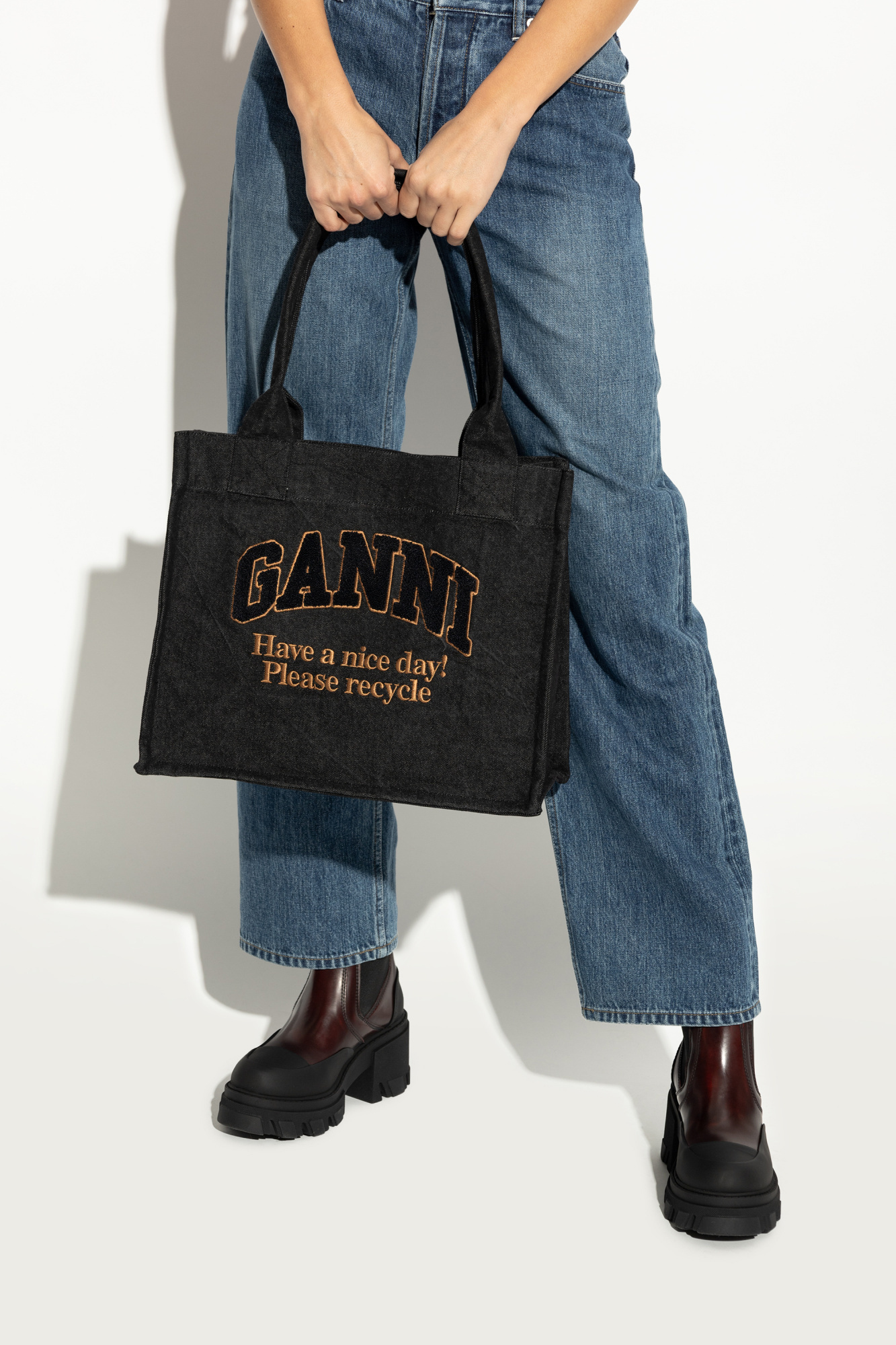 ★Ganni★ XXL Denim Shopper Bag Dark Navy A6278642 Ganni Xxl Denim Tote Bag - Blue - Women | A6278642 | thebs.com